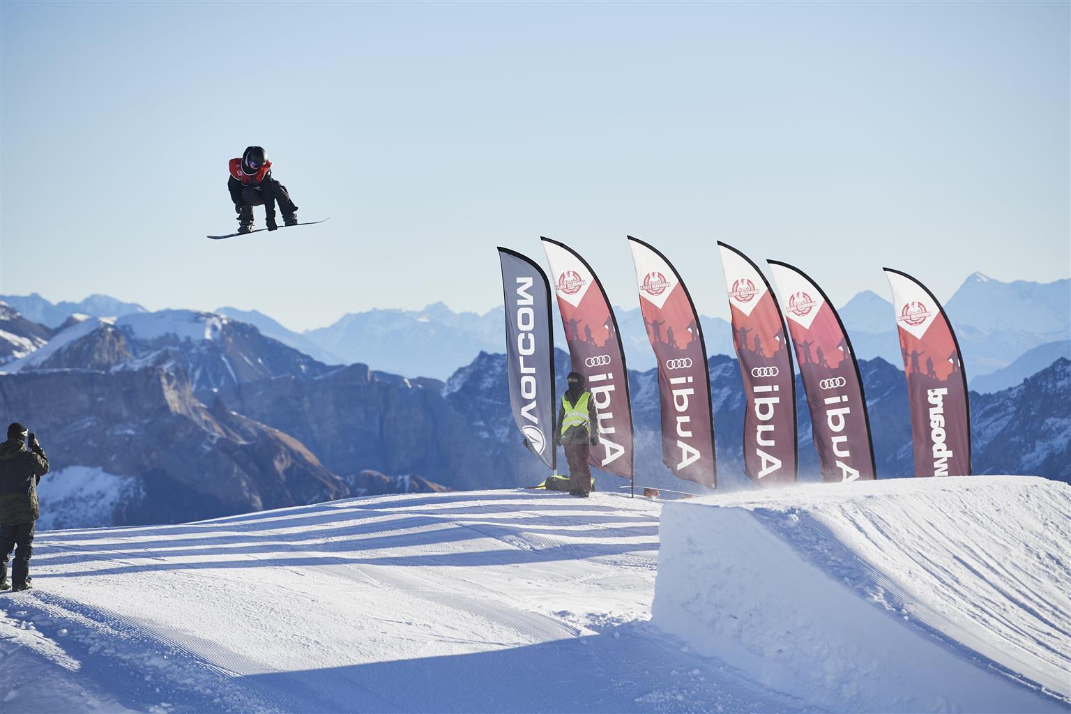 Verbetering Schouderophalend Onhandig Boardriding | Events | FIS Race - Glacier 3000 - Audi Snowboard Series 2020