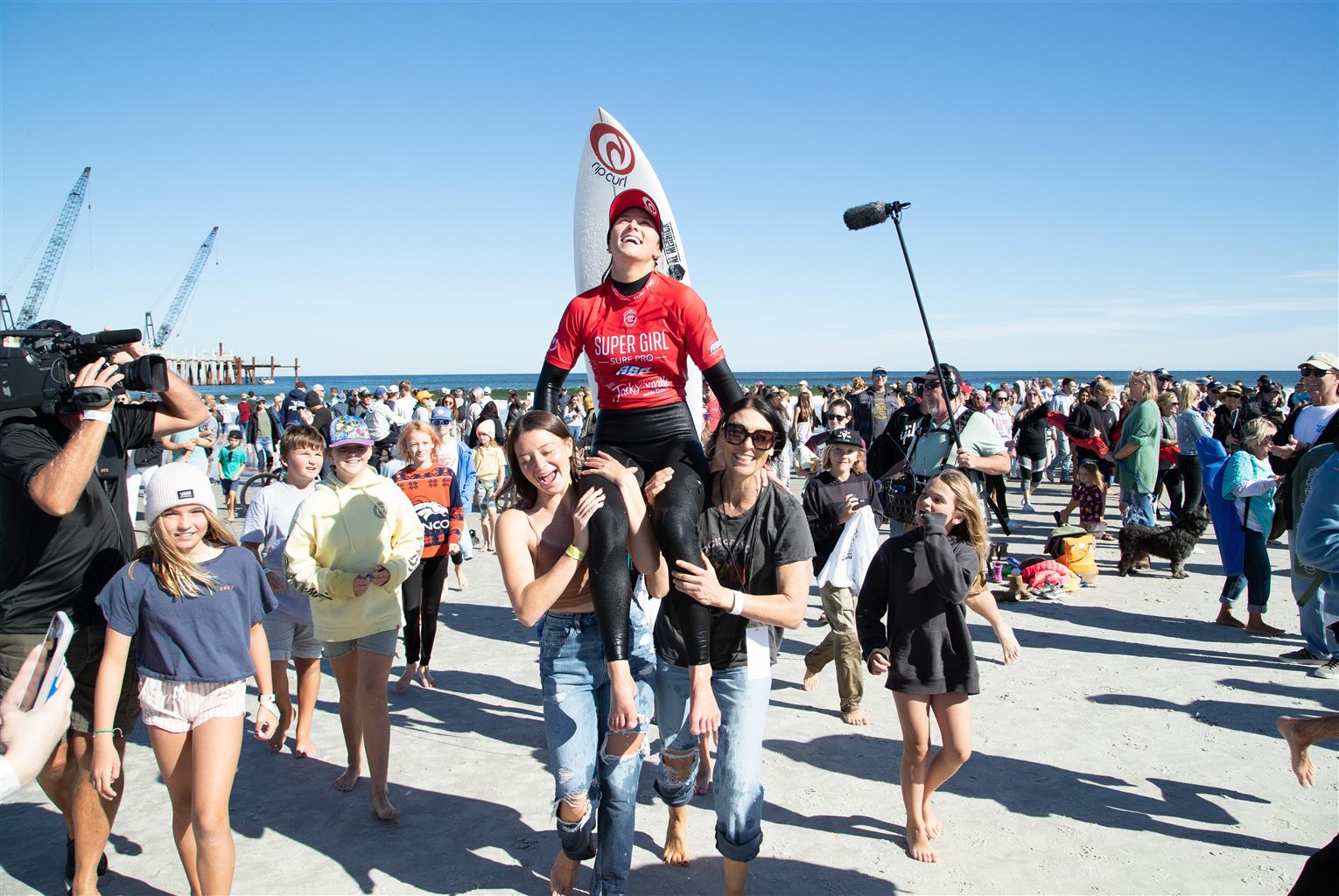 San Diego's Alyssa Spencer wins Super Girl Surf Pro