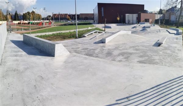 Skatepark La Cerisaie | Image credit: kellian schott