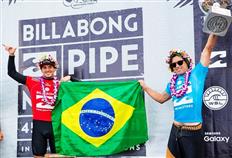 Adriano de Souza claims 2015 WSL title at Pipeline