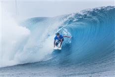 Julian Wilson wins Billabong Pro Tahiti 2017 in an epic final