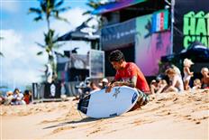 Ezekiel Lau during the opening day at Michelob ULTRA Pure Gold Haleiwa Challenger, November 26, 2021. Image credit: © WSL /  Brent B.