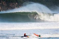 Alex Bortelo of Portugal (pictured) advanced to Round Two of the Puerto Escondido Challenge after placing second in Heat 2 of Round One in 20-25 foot face waves at Puerto Escondido, Oaxaca, Mexico, today Monday July 31, 2017.  PHOTO © WSL/Morales