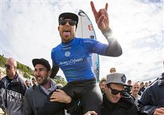 Mick Fanning claims victory at J-Bay Open