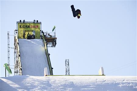 Murase and Boesiger soar to career-first wins at Big Air Chur