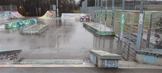 Puchheim-Bahnhof Skatepark (Neuer Stone)