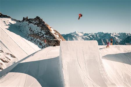 Successful premiere of the World Rookie Camp at Hintertux Glacier