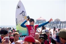 Tatiana Weston-Webb gives winning performance at the Vans US Open of Surfing